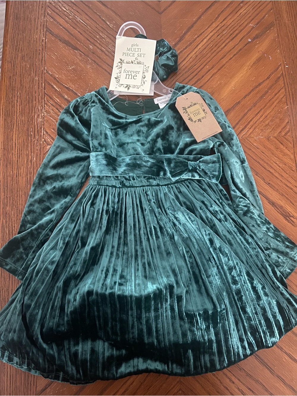 Forever Me Girls' Emerald Green Velvet Bow-Accent Pleated Dress